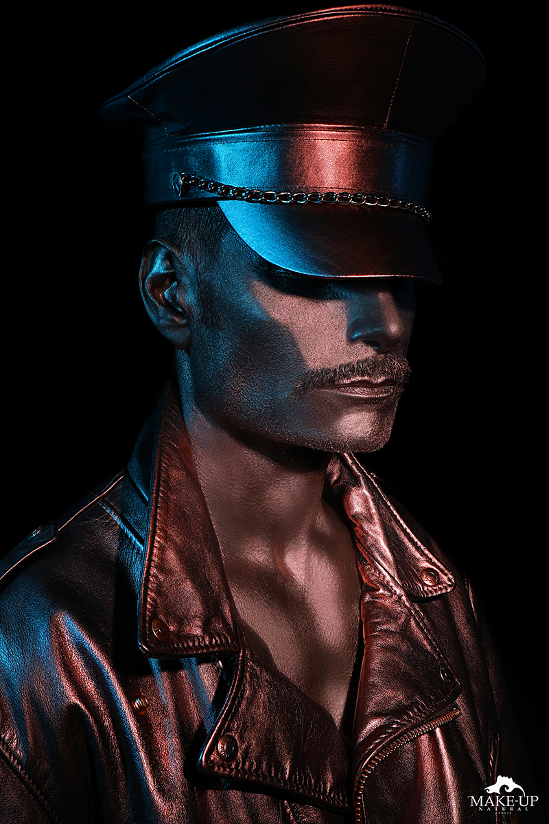 TOM OF FINLAND - MAKE-UPNATURAL